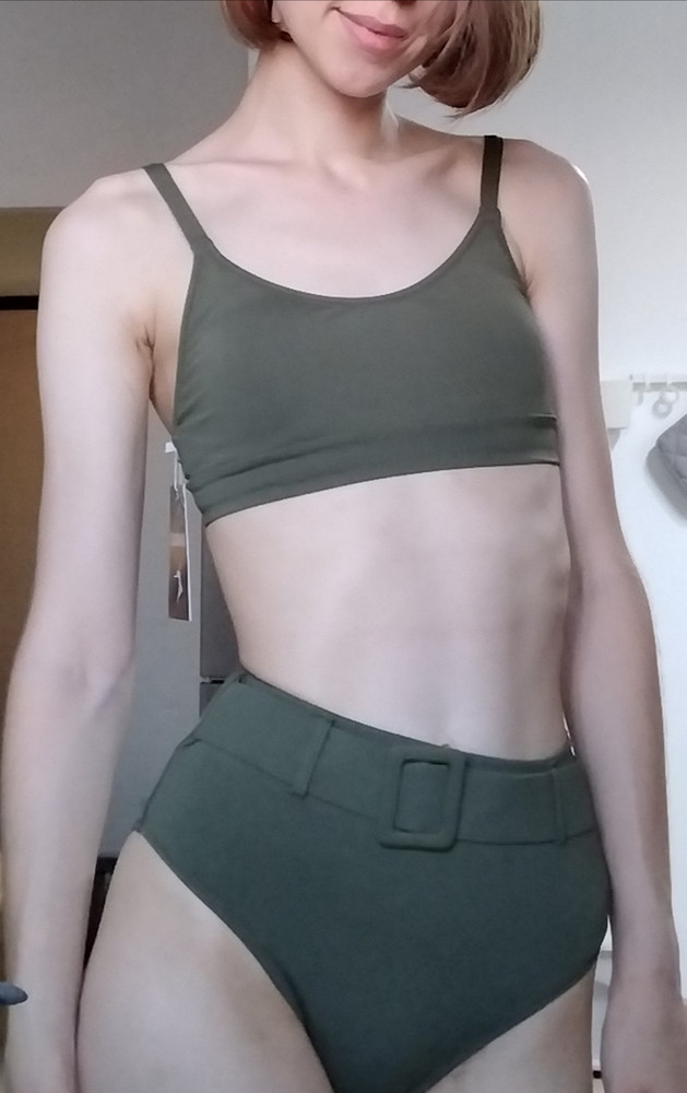 Спасибо магазину за хороший товар! Я редко оставляю отзывы, но здесь меня так впечатлило отношение производителя к своему делу! Купальник аккуратно висит на вешалке, упакован в пакет и в еще один пакет! Все бережно, с душой, без каких либо недоразумений. Цвет чудесный, размер подходящий. Может быть очень высокие трусы, но не страшно. Мое спасибо вам ☀️🌊