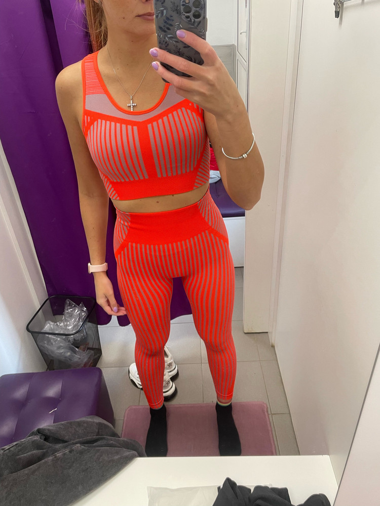 Хороший костюм , непривычно яркий для меня ) взяла, качество хорошее