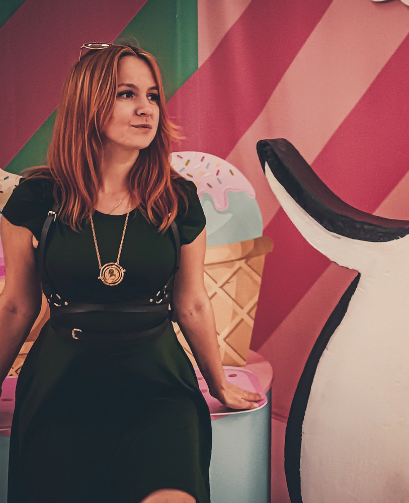 Соответствует фото и описанию, училась завязывать по видео из представленной карусели -всё получилось. У меня восторг, спасибо огромное. Это оооочень красиво)