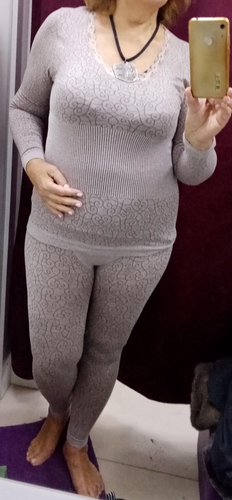 Даже не ожидала, что это бельишко будет настолько комфортным. Не знаю пока, как насчёт термозащиты, но кожу прям ласкает. Легко снимается, легко надевает я. Взяла специально для походов в бассейн, чтобы не натягивать колготы. Возьму ещё один - на сменку.