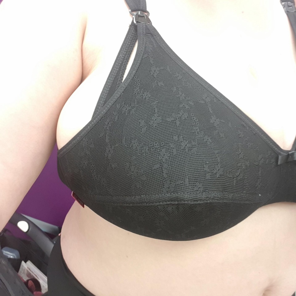 Просто ужас. Форма чашки не соответствует фото. Размер маломерит.