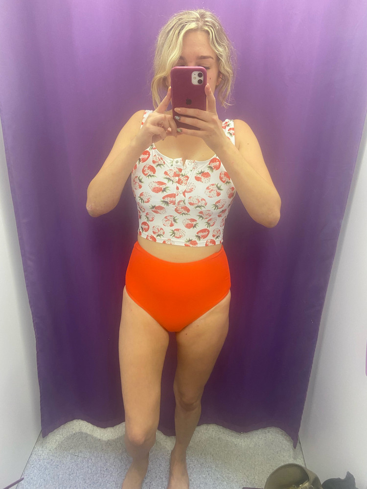 Купальник класс ,для большой груди подходит 