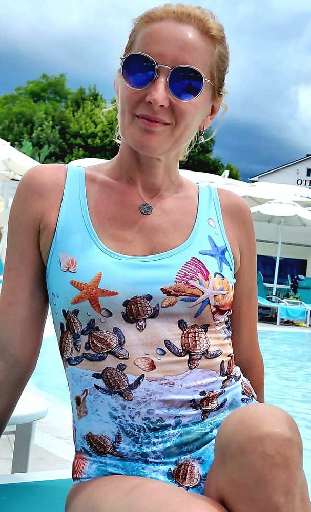 Нормальный купальник за свои деньги. Аккуратно и качественно сшит, оригинальная расценка, плотная ткань. Для аквапарка с ребёнком самое то!