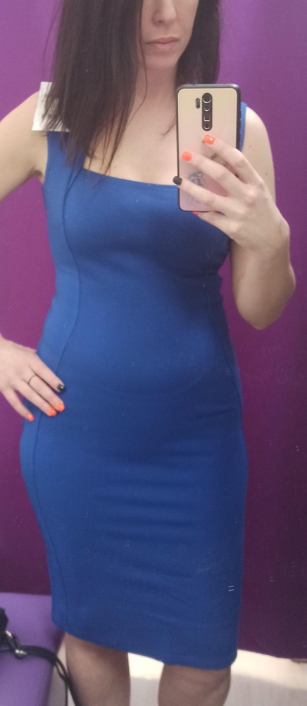 Платье отличное на идеальную фигуру без животика. У меня он есть, поэтому отказ. Плотный трикотаж, качество хорошее.