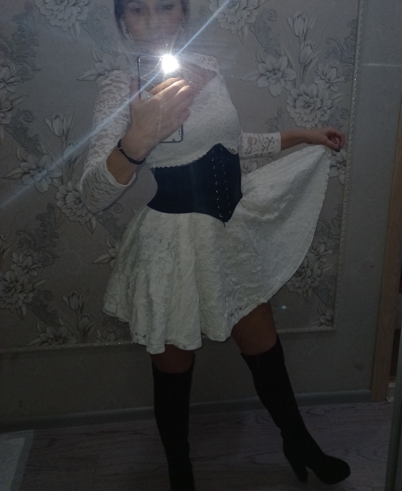 Шикарный пояс.  Пришёл быстро и без брака и дефектов. 
Дополнил все мои платья, рубашку. На худых спдится идеально 