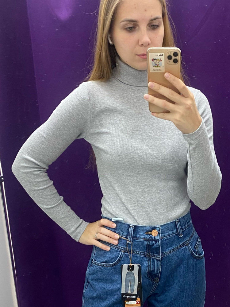 Размер М, хорошо тянется. Тоненькая