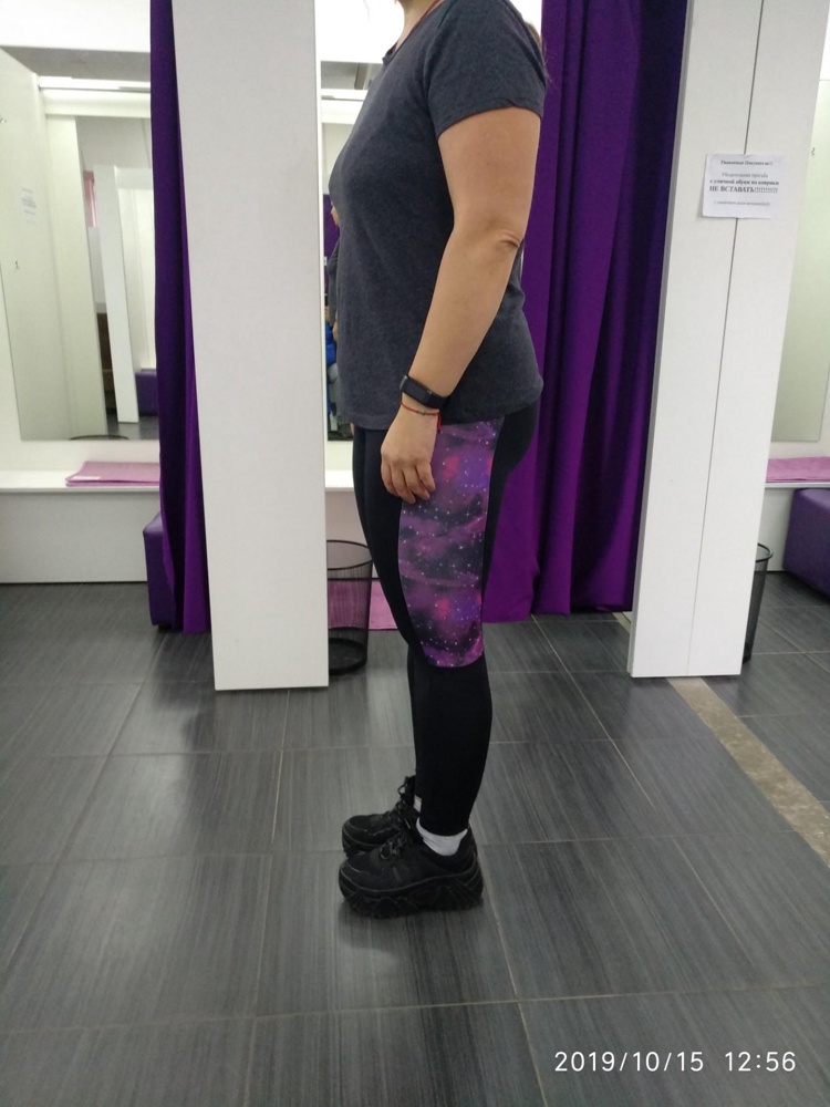 Легенсы идеальные для фитнеса, давно такие искала, нигде ничего не давит, сели по фигуре. Очень комфортно.  Рекомендую.