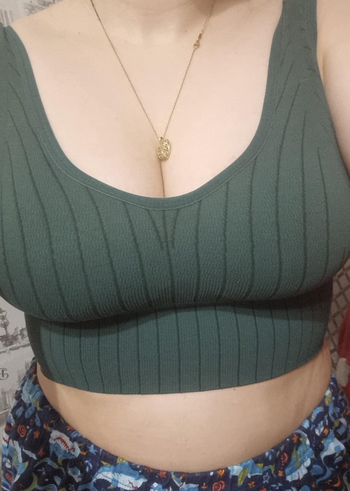 Оочень удобный , мягкий , сидит великолепно , спасибо продавцу за такой товар , заказала ещё 2 , жду с нетерпением , рекомендую 👍👍👍👍👍