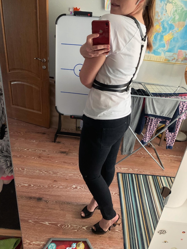 Очень понравилась) сделана добротно) взяла немного побольше размером. С помощью ремешков подстроила под свой размер. Отличный аксессуар! 