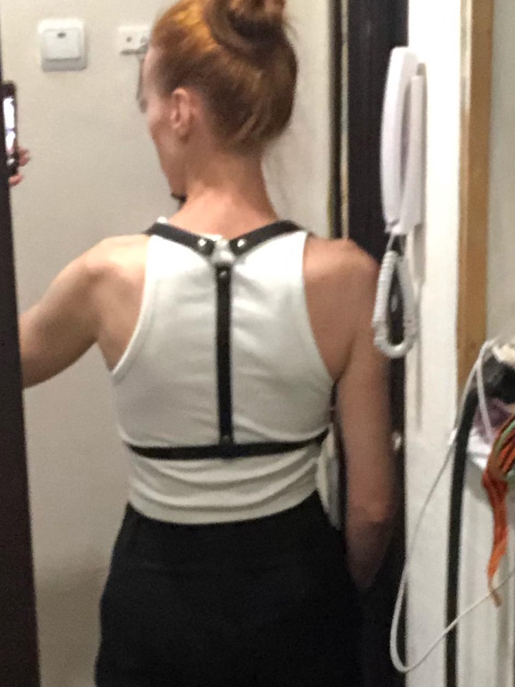 Отличная портупея. Немного шероховатая на внутренней стороне, майку, возможно, будет цеплять. Но все равно забрала! 