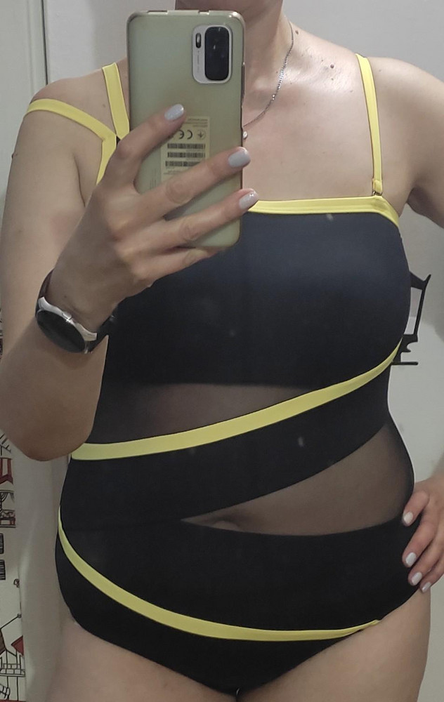 Сел отлично. Все лишнее скрадывает. Тянется хорошо. Пошив аккуратный