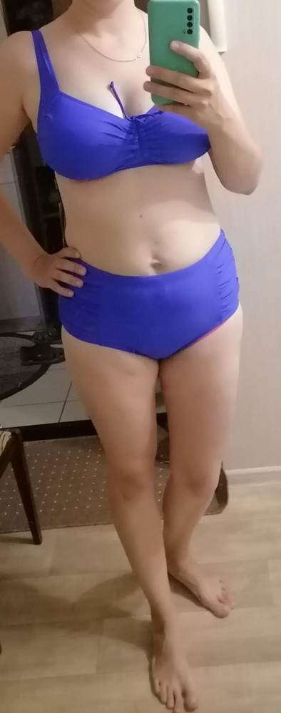 Купальник понравился, размер 54 мне подошёл на 50-52. Очень удобный, нигде не давит. Цвет ярко синий