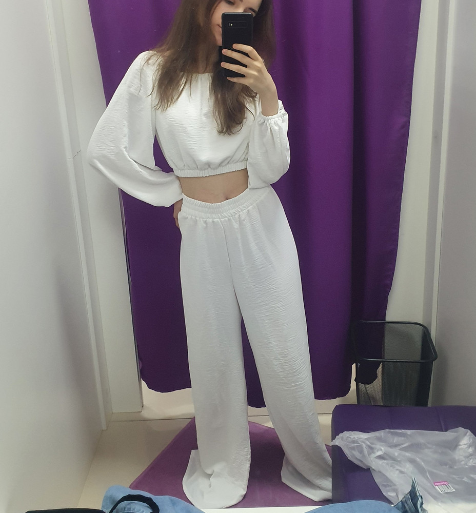 Думала ткань будет прям тоненькая, но оказалась довольно плотненькой. Да, штаны длинные, но ростом я мелкая, так что все отлично. Всем довольна