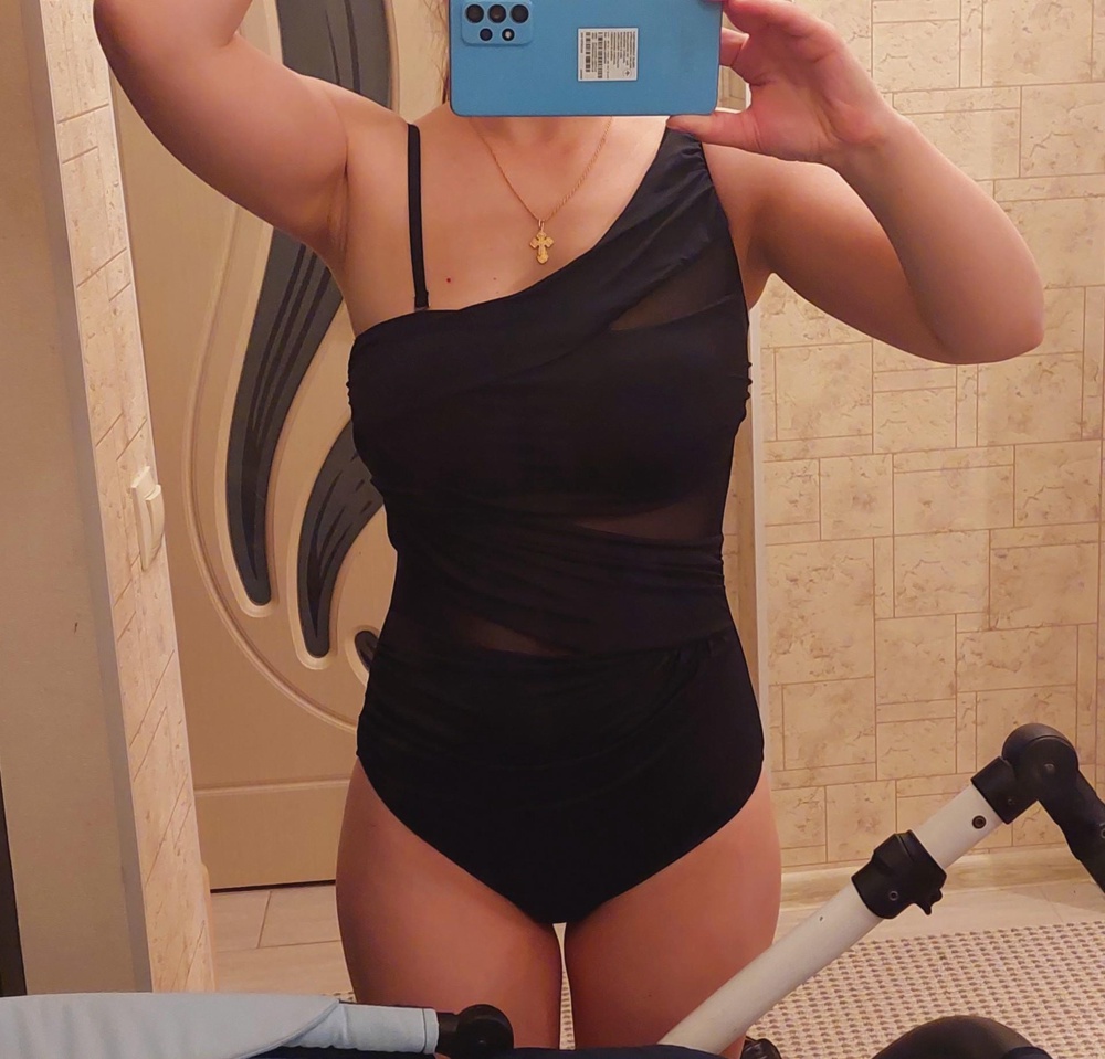 Очень понравился купальник, приятная ткань, жаль нет в другом цвете))