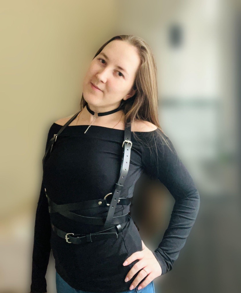 Пушка, бомба, ракета!💥 Я в восторге)) Артикулы чокера и водолазки тоже оставлю на всякий: Водолазка 16660345
Чокер 50243352