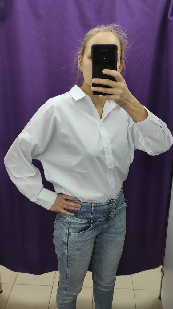 Нормальная. Длина рукава впритык. Думаю отпрарится, будет хорошо смотреться