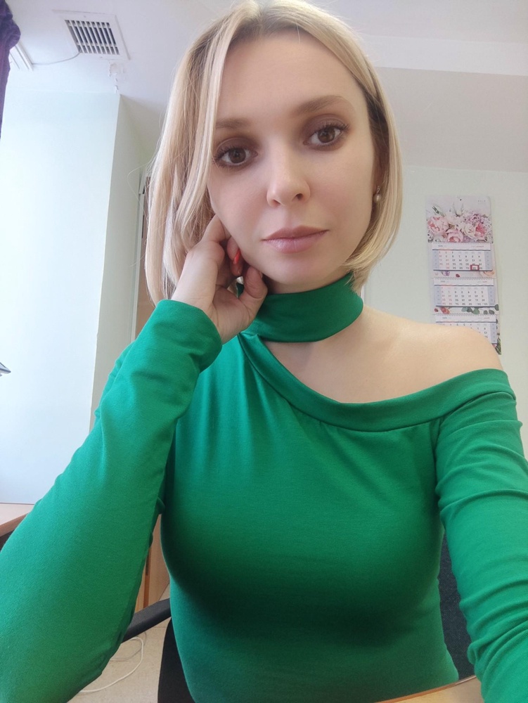 Отличное боди, приятная ткань, смотрится эффектно , размер s