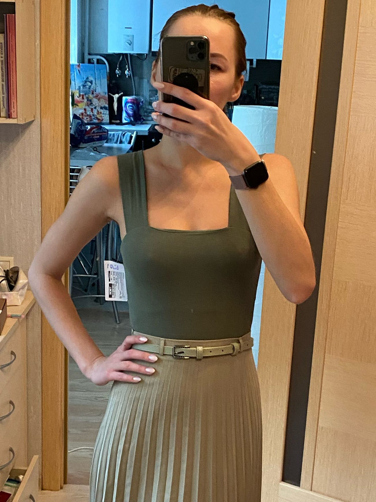 Приятная ткань,смотрится дороже своей цены,размер соответсвует 