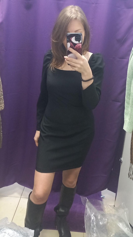 Платье хорошее,ткань плотная. На  рост 164 вес 62,впритык + пару кг и  уже не влезешь.( обычно 46 ношу)48 размер подошел.