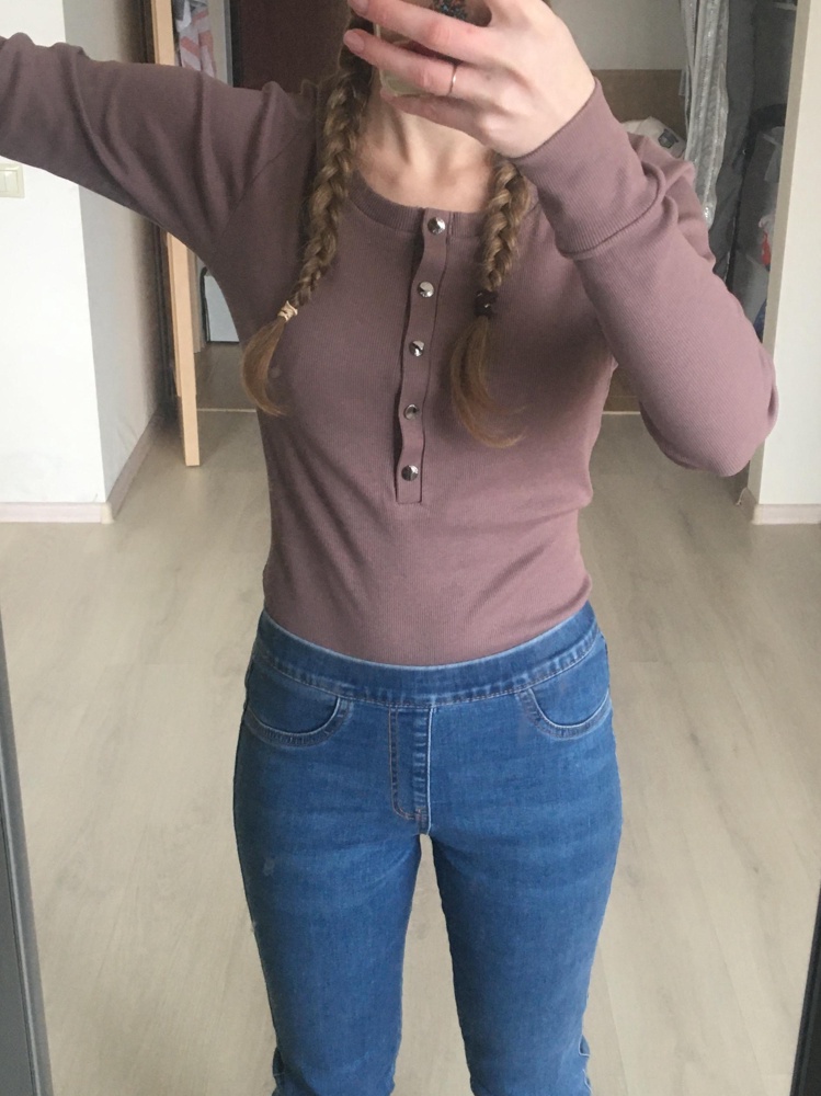 Заказывала инжир 42, пришёл 44. Кому нужен 44, попробуйте заказать 42. Цвет очень красивый, очень качественный, приятный, удобный