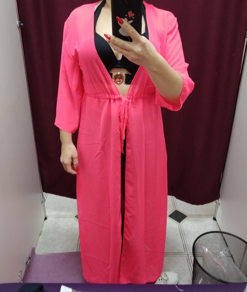 Сочная, яркая, красивая накидка. Но не красная, а розовая. Для меня не принципиально, поэтому выкупила