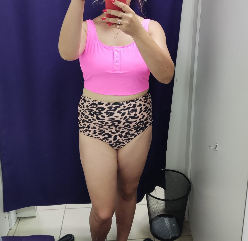 В целом не плох, трусики немного большемерят. Выкупила так как понравился вверх) с трусиками  что нибудь решим🙈