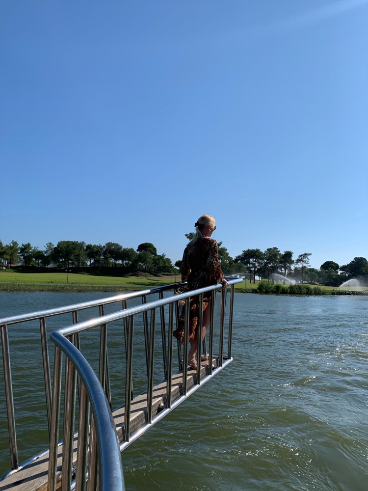 На рост 152 самое то! Остальные парео, которые заказывала были длинными, но этой фирмы прям идеально подошло всё!