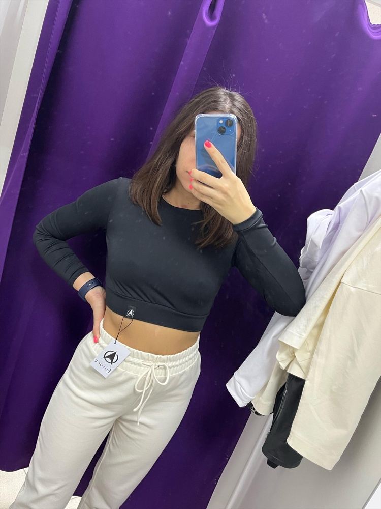 Хорошее качество рашгарда. Плотный, хорошо держит. 