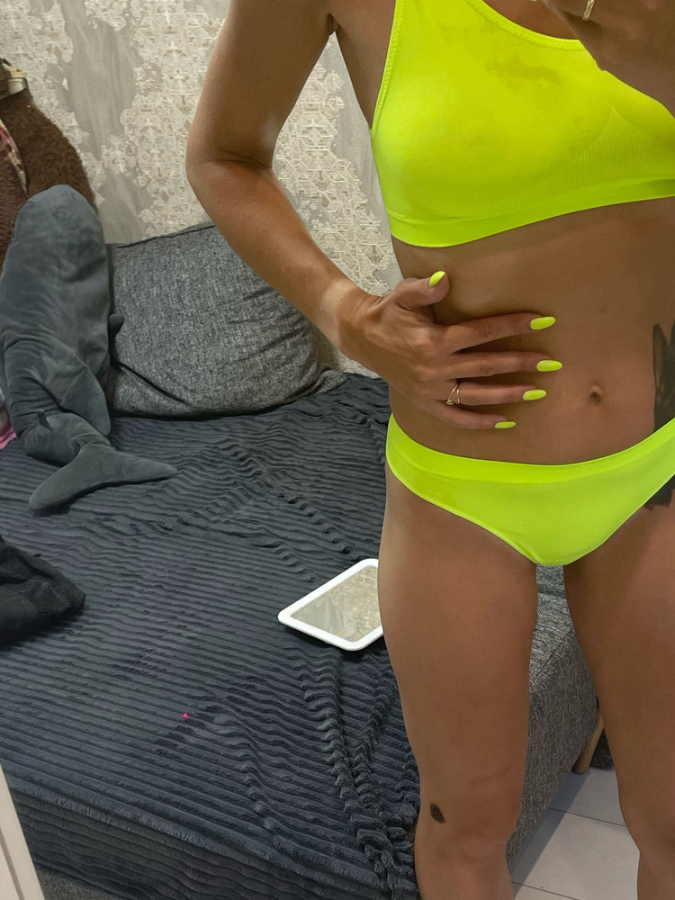 Шикарный комплект. Упакован отлично. Я очень довольна. Спасибо продавцу 😍