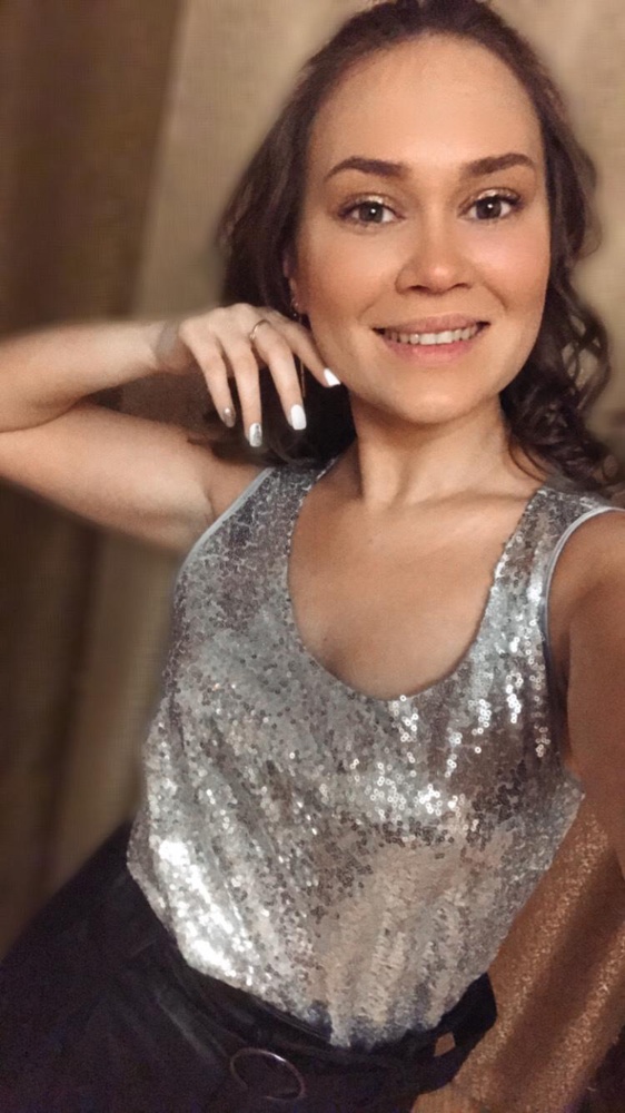 Топ просто супер. В нем точно не останетесь незамеченной 🌟