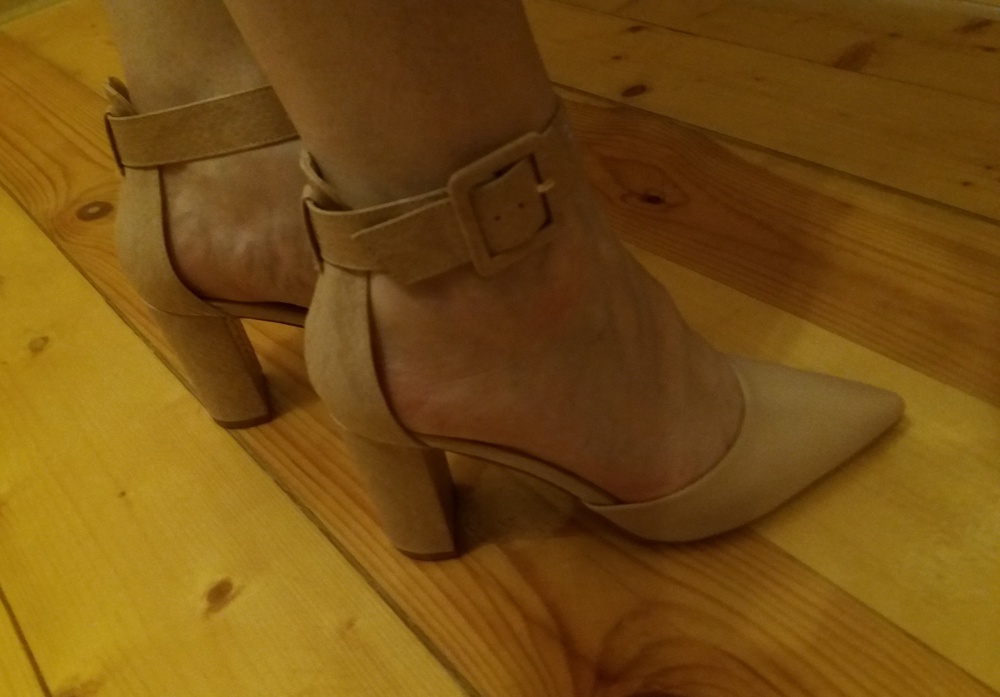 Удобные. Удлиняют визуально ногу. Взяла, но реально дороговато за них.