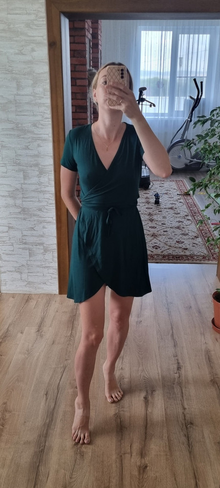 Платье супер для дома, с него я полюбила домашние платья ))) так как не "тётенькин" фасон, очень классно сидит. Только имейте ввиду маломерит, чтобы хорошо сидело надо брать на размер больше