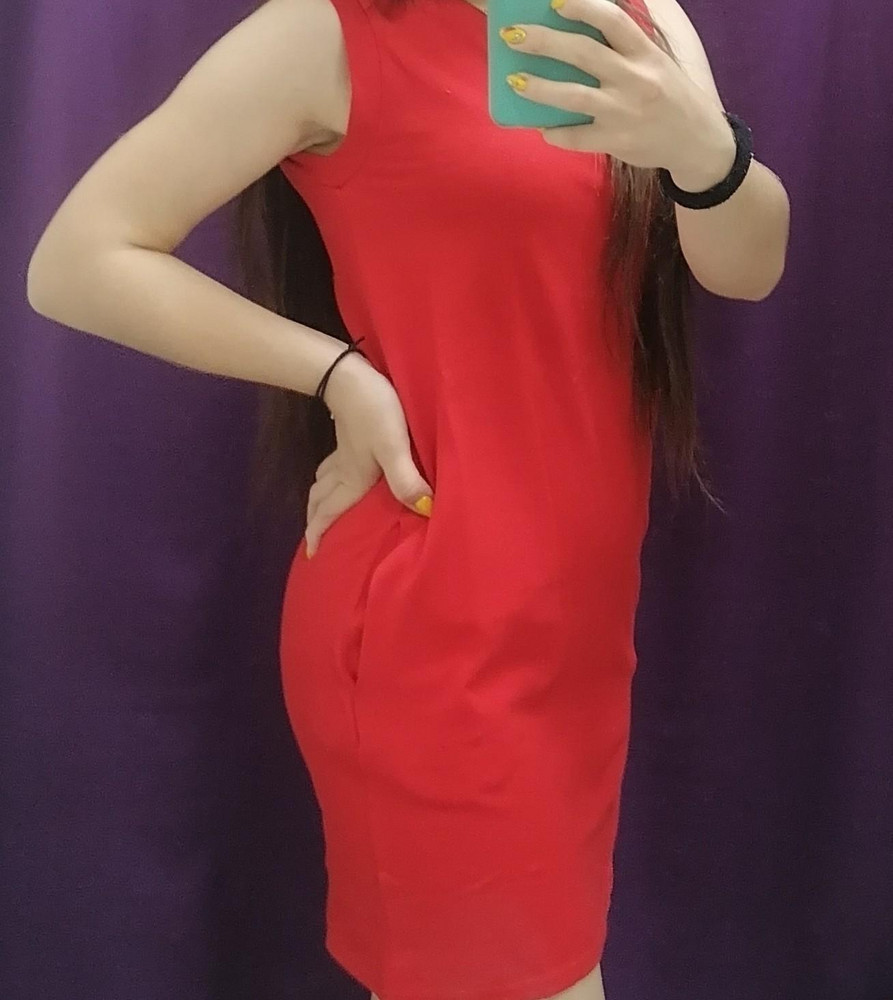 Качество отличное, цвет совпадает. По фигуре хорошо.