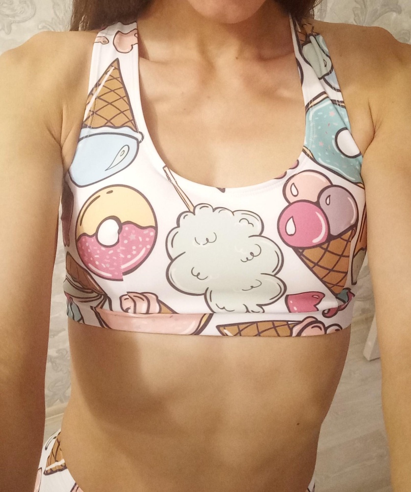 Отличный топ, на объем 85 s  подошла