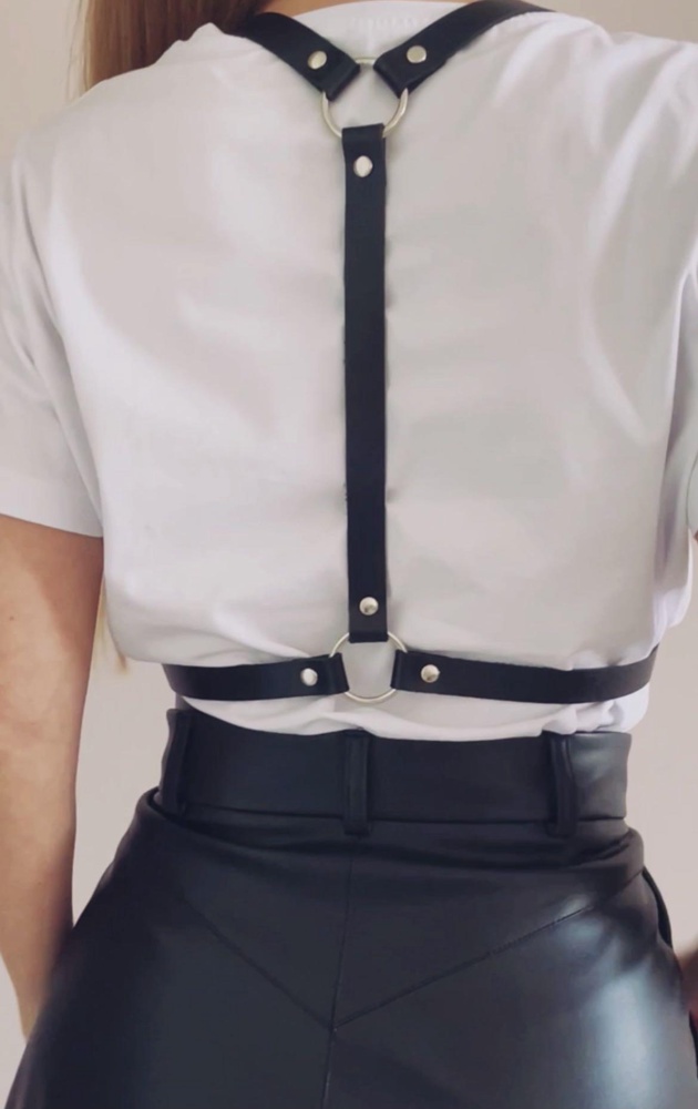 Потрясающая вещь! Качество на высоте! Ремешки мягкие, кожа и фурнитура 👍Отлично дополнит любой образ: футболка, платье, пиджак. Рекомендую!