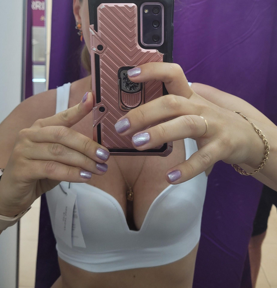 Топ очень крутой,но к сожалению одна сторона топорщилась,на фото видно