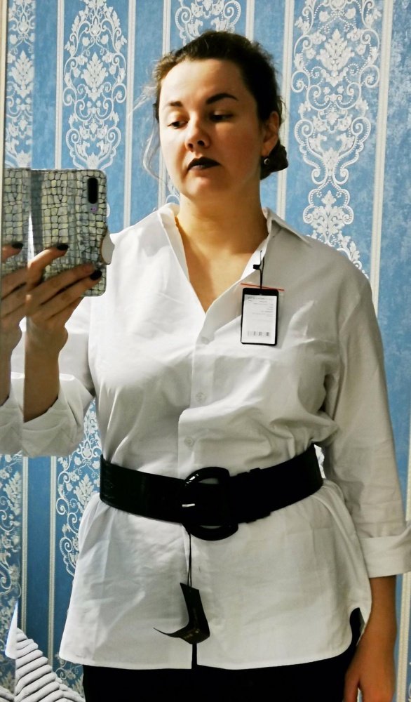 Приятный лёгкий хлопок. На ОГ 104, ОТ 86 размер XL немного оверсайз. Длина рукава и посадка плеча на фото на рост 172. Пах без ремня закрывает, с ремнем уже нет.