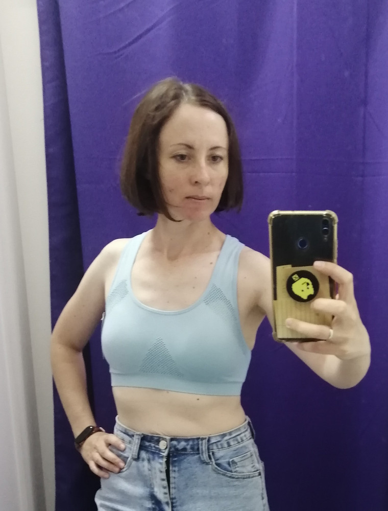 Прекрасный топ за эту цену. 44 р. идеально подошёл.