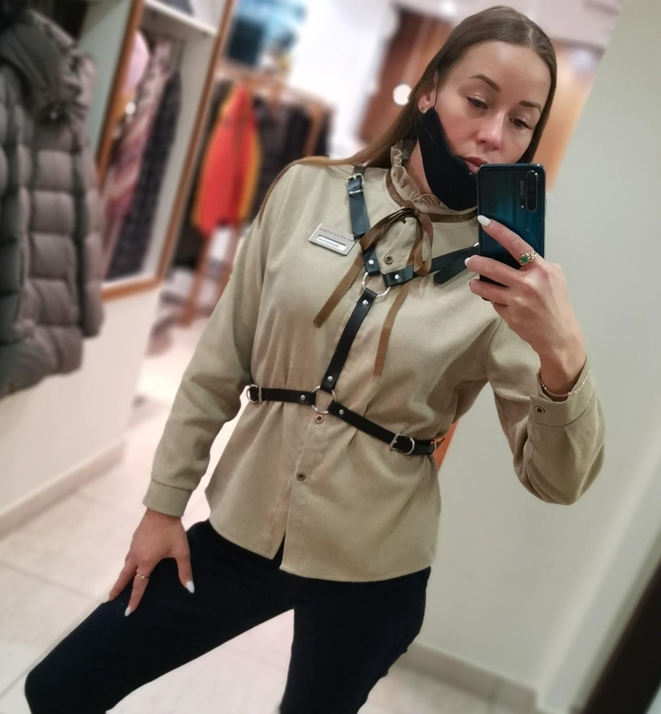 Крутая портупея, удобно регулируется.