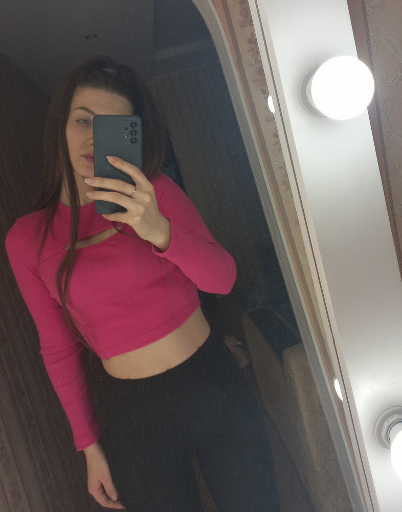 Топ супер, цвет яркий как на фото. Я в восторге 10 из 10