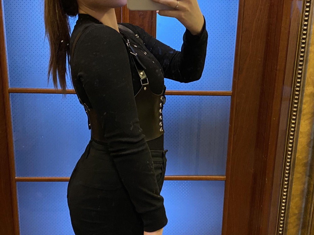 Хорошая🌶 материал приятный, регулировочка удобная, выглядит притягательно. Спасибо) 