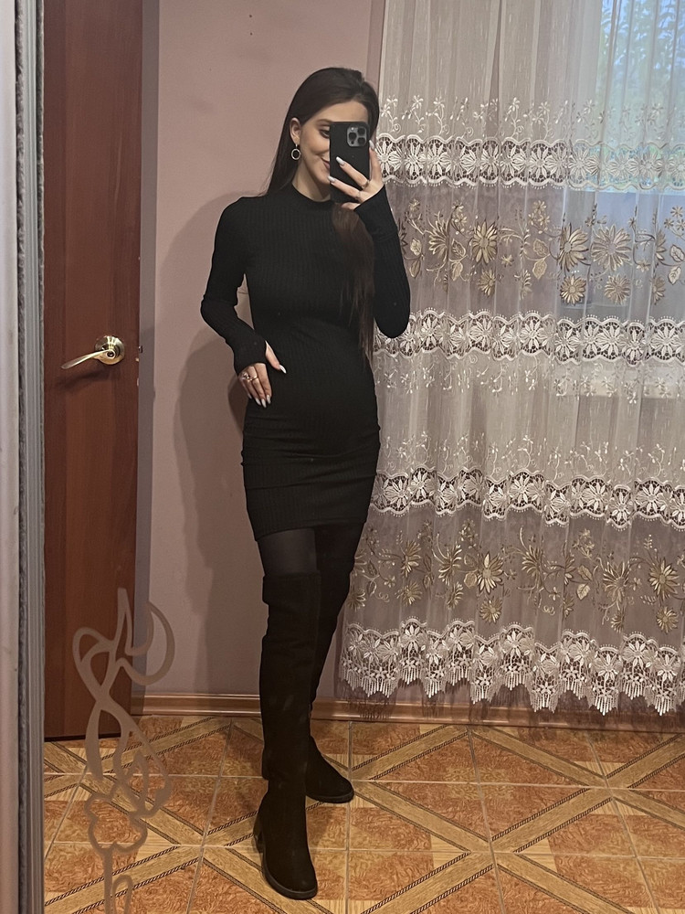 Девочки платье супер👍🏻 не просвечивает, приятная к телу, брала самый маленький размер и не ошиблась, он хорошо тянется, рост у меня 158 смотрится не коротким подчеркивает фигуру, лично я советую,и спасибо за резинки, очень приятно😍☺️🥹