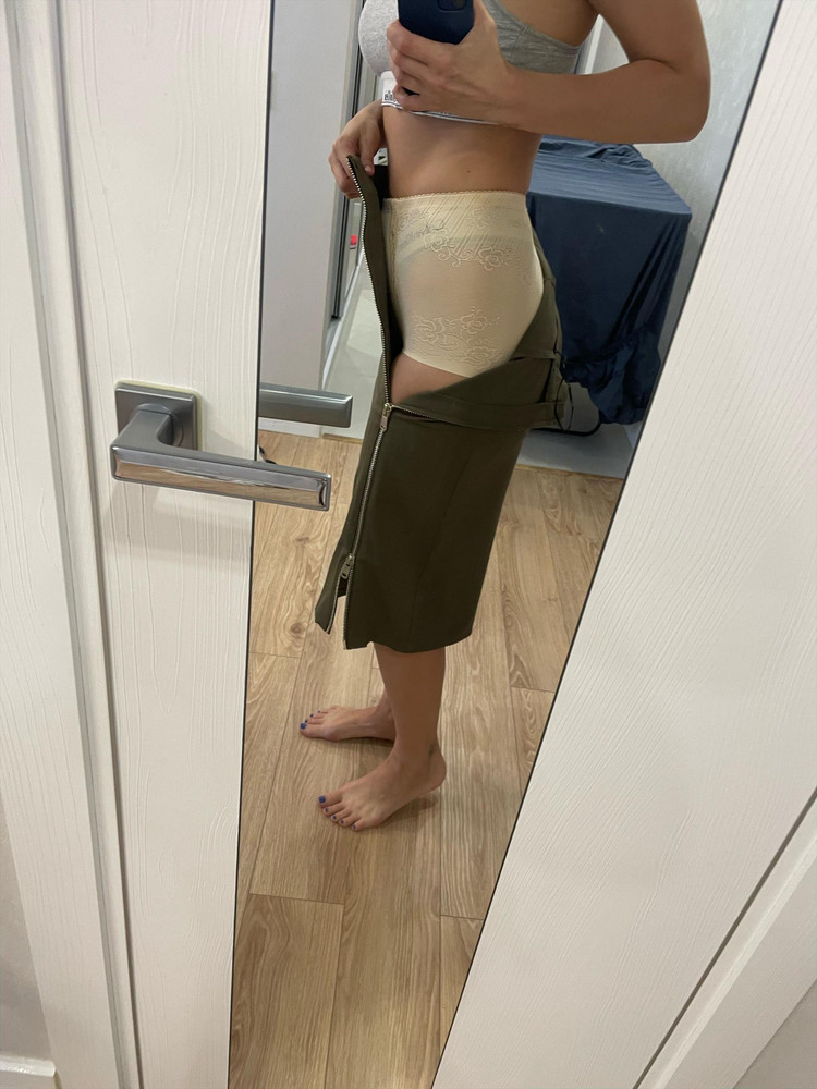 Ой мне нравится, особенно попа как смотрится! Орешек мой гладкий и подчёркнутый, а не орех с апельсиновой коркой😂! Кайфушки! Брала под юбку, высота трусов как надо, ткань оооочень хорошего качества! Прям такая на века ☺️😅  целый день в офисе проходила, удобно! И коллеги заценили, под юбкой не выделяются! Не думала, что буду от себя кайфовать, если буду носить утягивающее белье, а нет, кайфую! Рекомендую 💪🏻