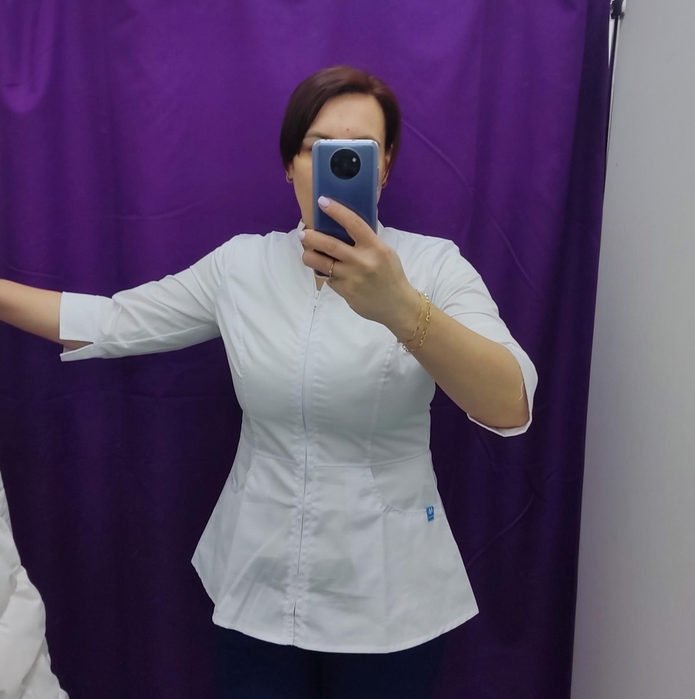 Отличная рубашка, в размер( на большую грудь пойдёт).ткань плотная. Выточки на месте. В живую смотрится лучше.