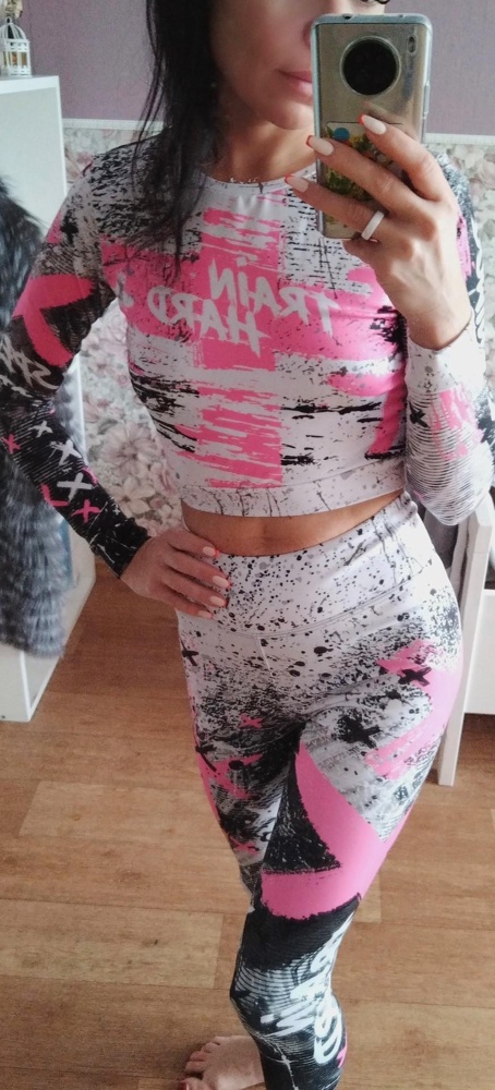 Классный комплект🔥ткань плотная, тянется хорошо, советую