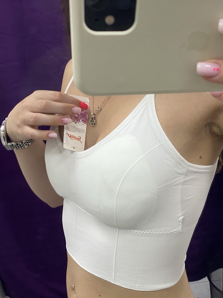 Топ не плохой, но может быть только если не в белом цвете. Вкладыши видны, это так нелепо выглядит, может для дома норм, но за такую сумму собственно отлично) не взяла, потому что не понравилось как сидит.