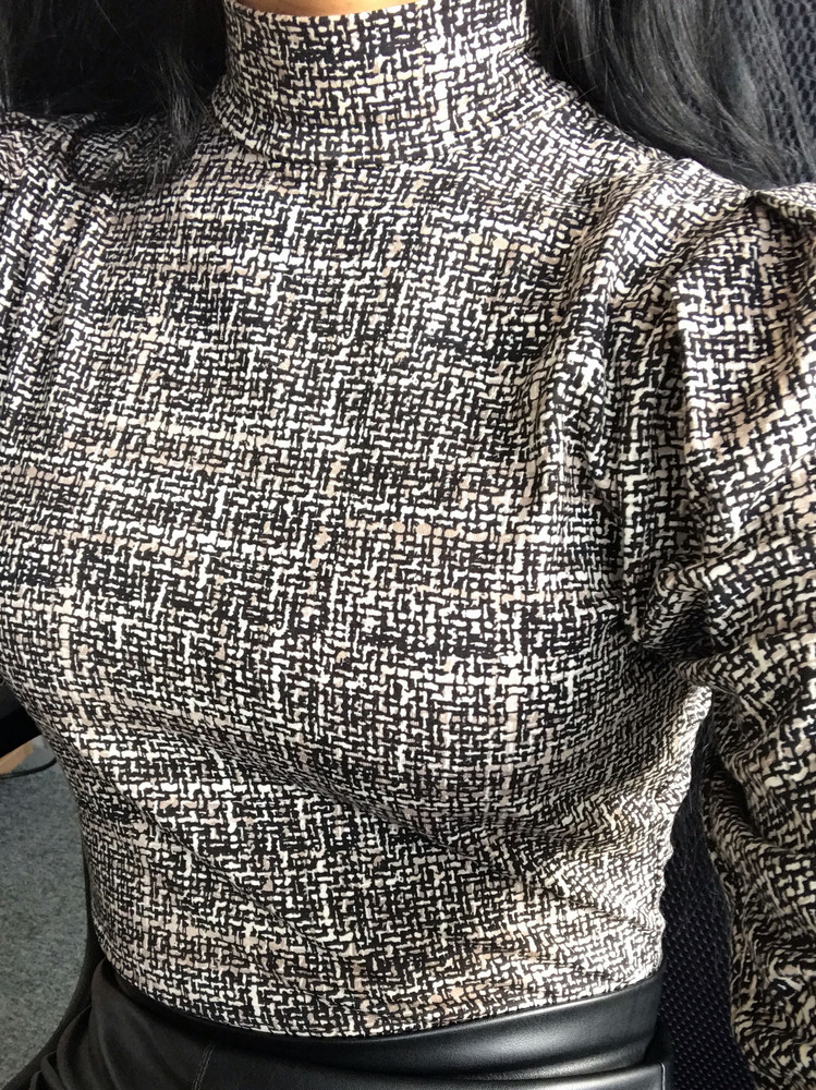 Надо было брать за 719 руб.летом( боди по качеству не неплохое, ткань простецкая только, не стоит 1771 руб., не стоит!) если снизится, возьму вторую. Красная цена - 1000/1200 максимум.