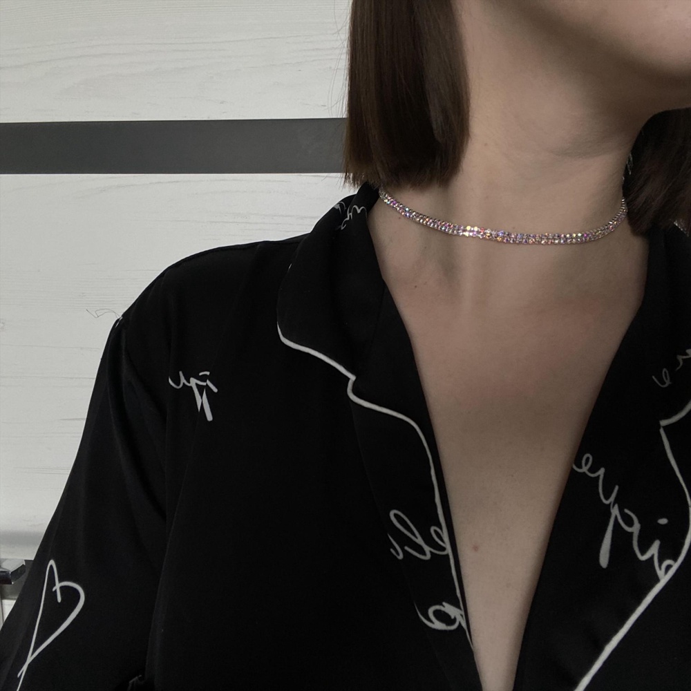 Очень красивый чокер 💗 Ничего лишнего, красиво переливается ✨ В такой упаковке можно и на подарок ☺️