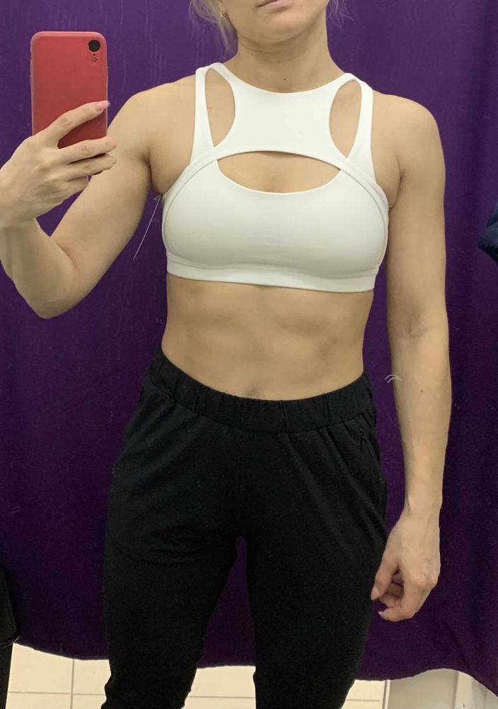 Хороший топ.Цвет с желта.Не чисто белый