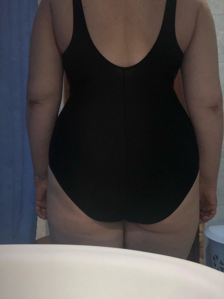 Мой 54, прочитав отзывы взяла 52. Считаю что подошёл. Рост у меня 171 см. Полновата. Ткань приятная и тянется. Я довольна